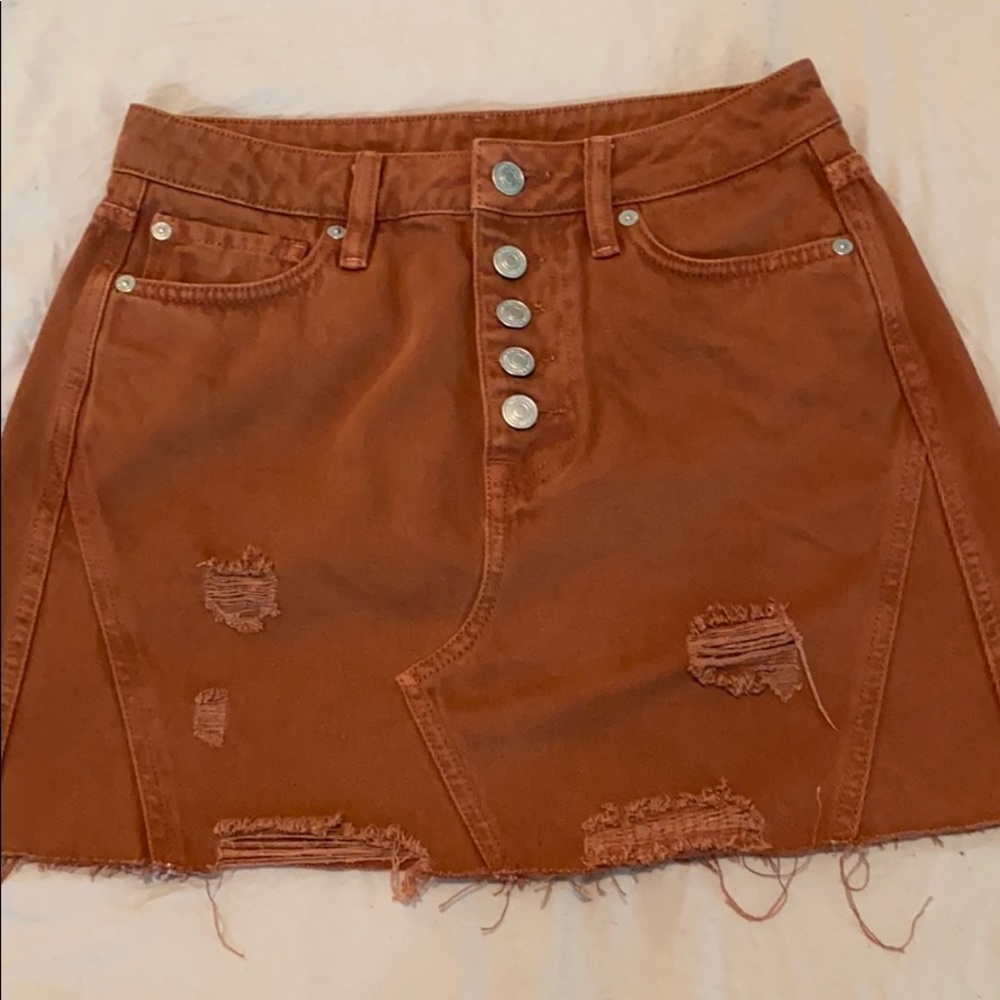 never worn skirt